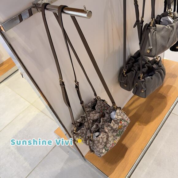 NWT COACH Faye Shoulder Bag Signature Jacquard With Floral Embroidery cdz02 - Picture 9 of 10